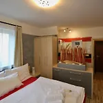 21 Ruzova